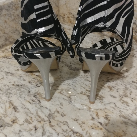 Sandals - Picture 4 of 5